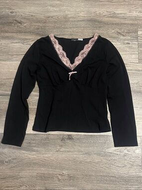Women Lace lined V-neck Top F.A.N.G.